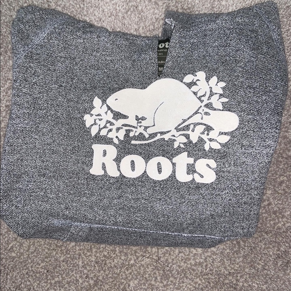 Roots hoodie🤍!